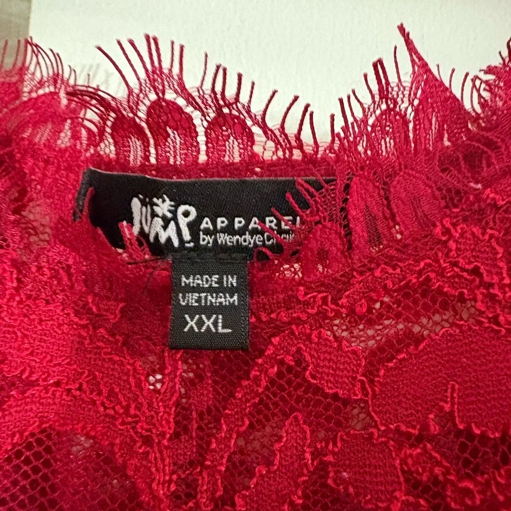 Elegant Red Lace Dress​ - Picture 4 of 4